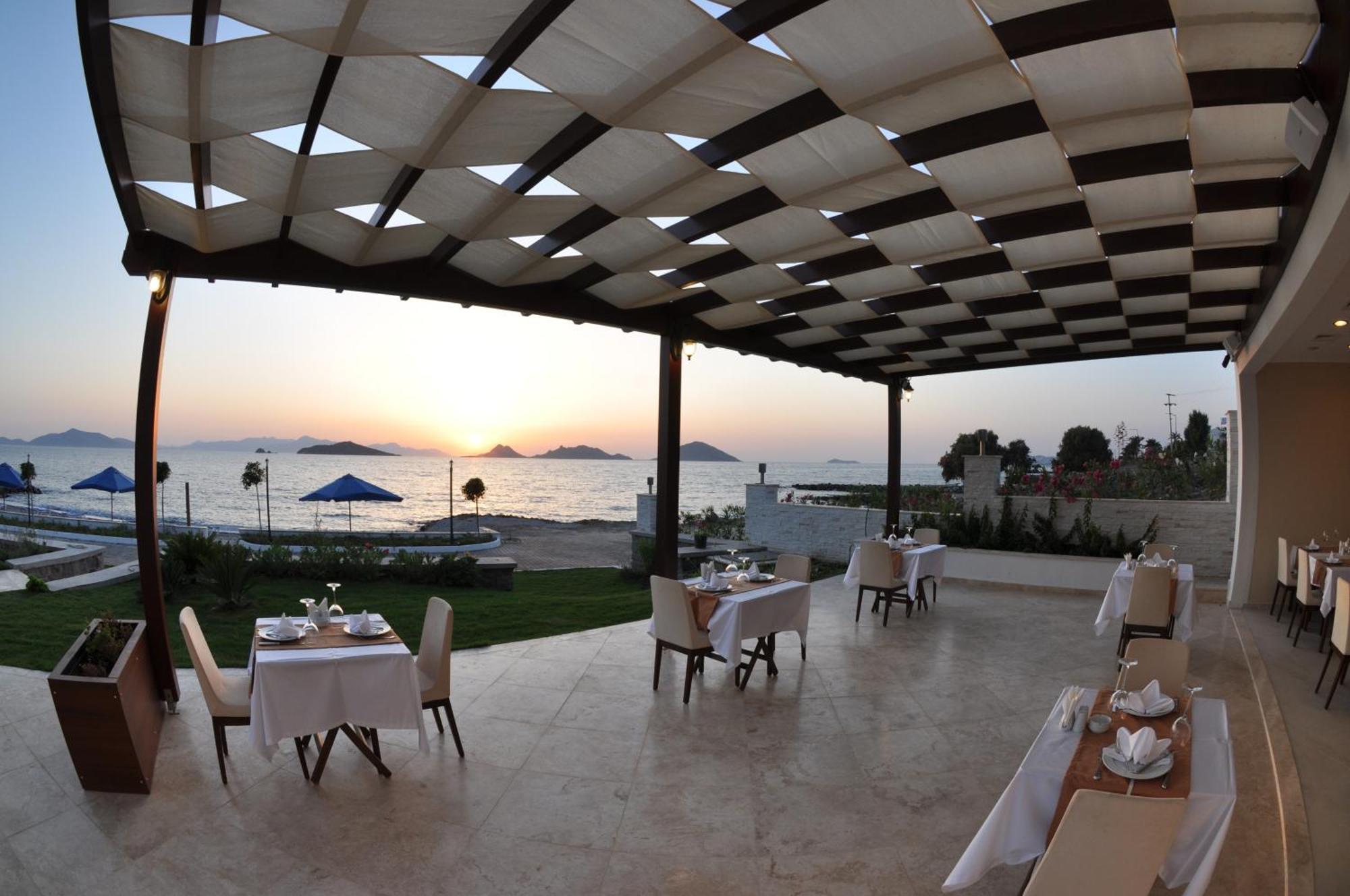 Small Beach Hotel Turgutreis Exterior photo